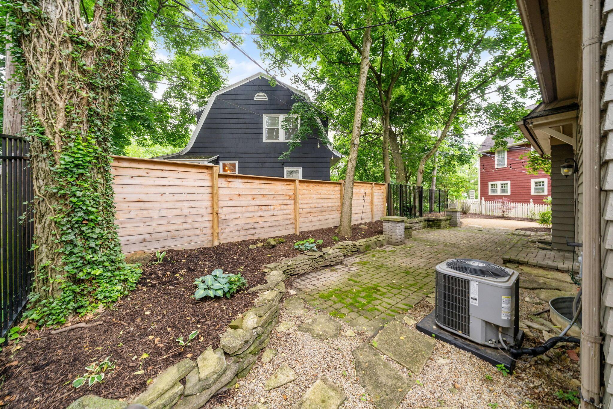 137 East Torrence Road Columbus, OH 43214 - Photo 61 of 68 67-web-or-mls-DSC02463