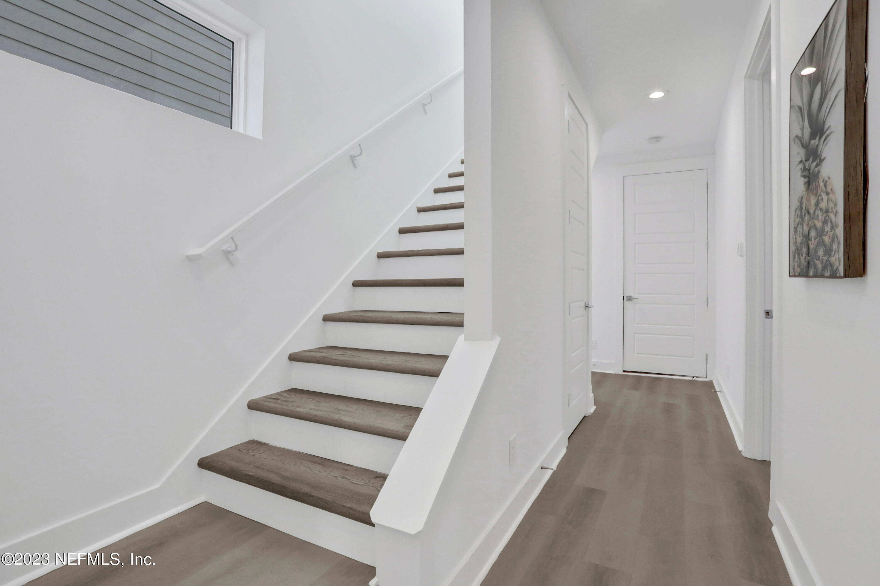 2107 Gordon Avenue Jacksonville Beach, FL 32250 - Photo 15 of 36 a view of entryway