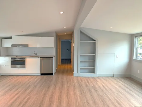 $3,750 | 15 Myrtle Avenue, Unit 10A, Westport, CT 06880