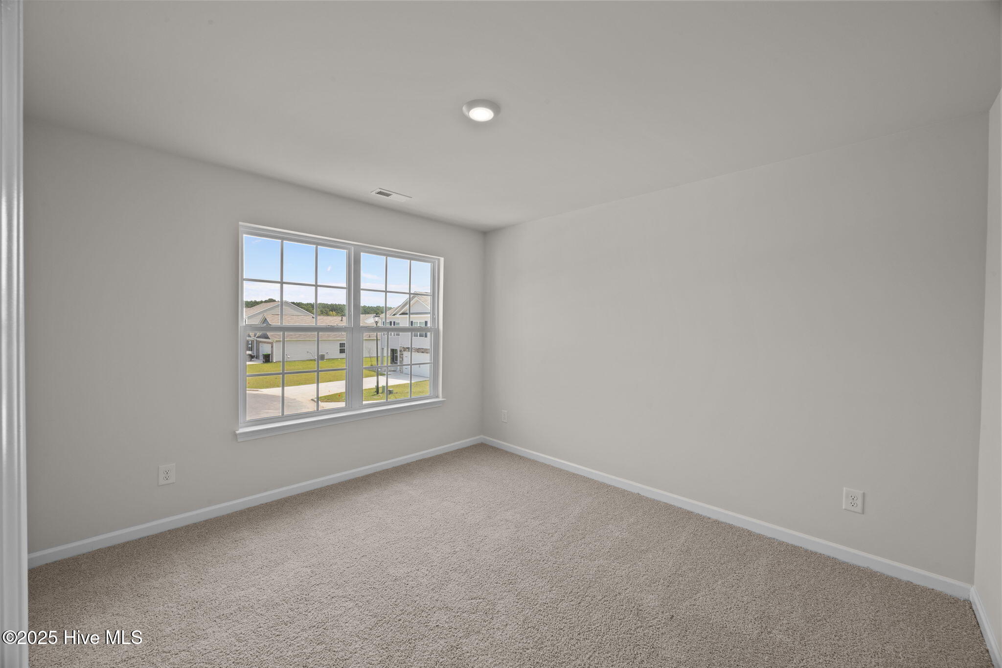 4016 Emerald View New Bern, NC 28560 - Photo 15 of 43 18-web-or-mls-0C0A1057