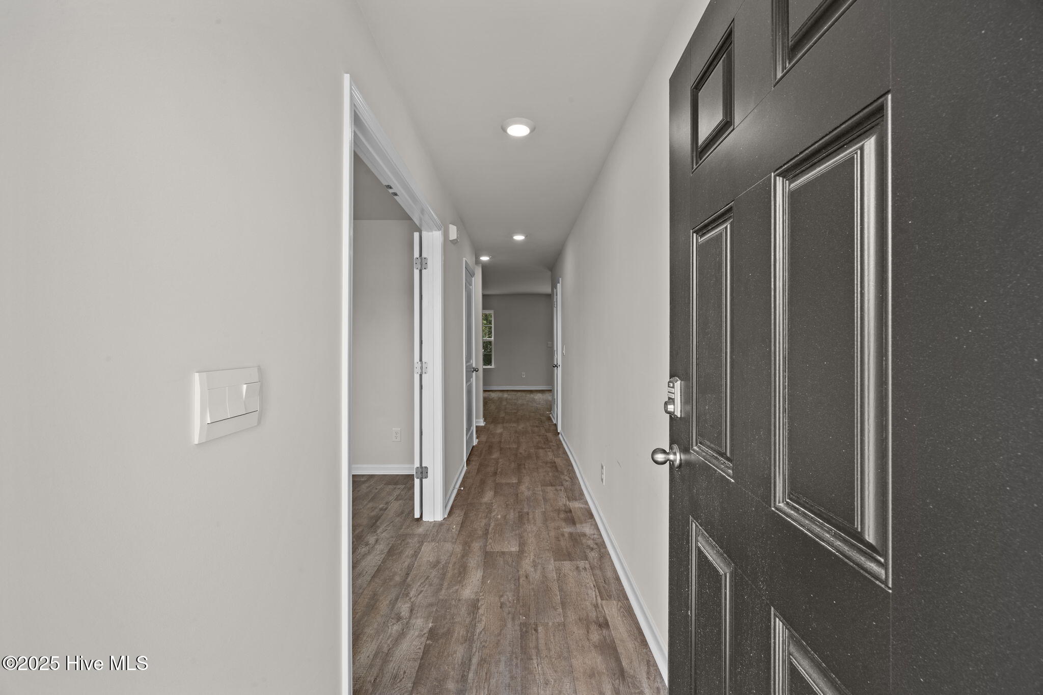 4016 Emerald View New Bern, NC 28560 - Photo 4 of 43 4-web-or-mls-0C0A1015