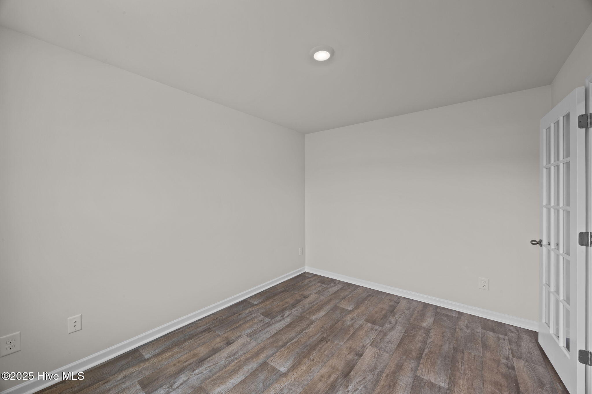 4016 Emerald View New Bern, NC 28560 - Photo 6 of 43 6-web-or-mls-0C0A1021