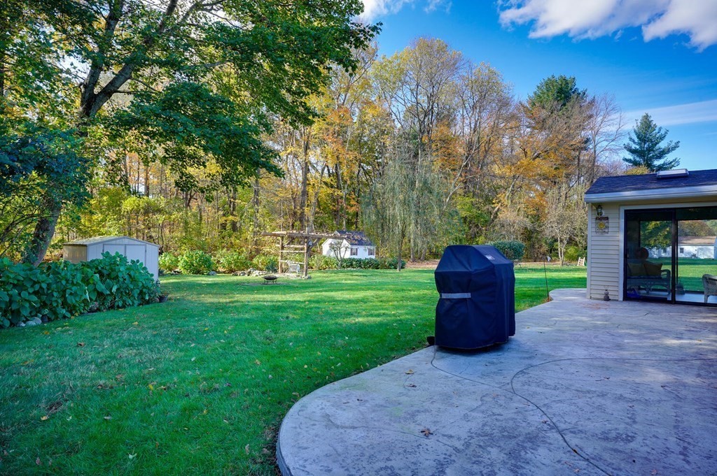 21 Temi Road Hudson, MA 01749 - Photo 4 of 37