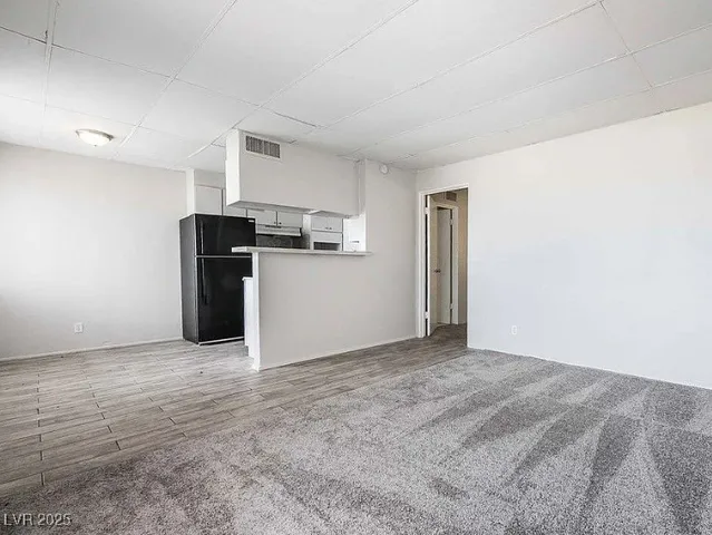 $999 | 239 West Cleveland Avenue, Unit 1, Las Vegas, NV 89102