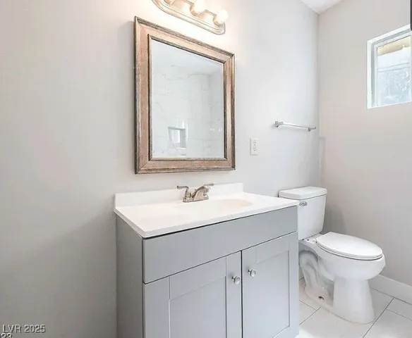 $999 | 239 West Cleveland Avenue, Unit 1, Las Vegas, NV 89102