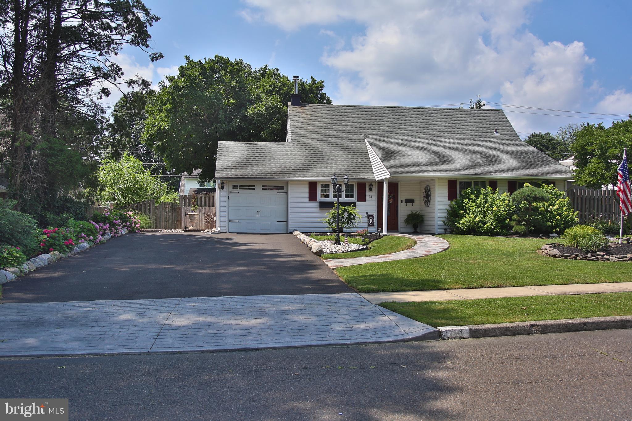 23 Hilltop Road Levittown, PA 19056 - Photo 2 of 26 Gallery Image 2