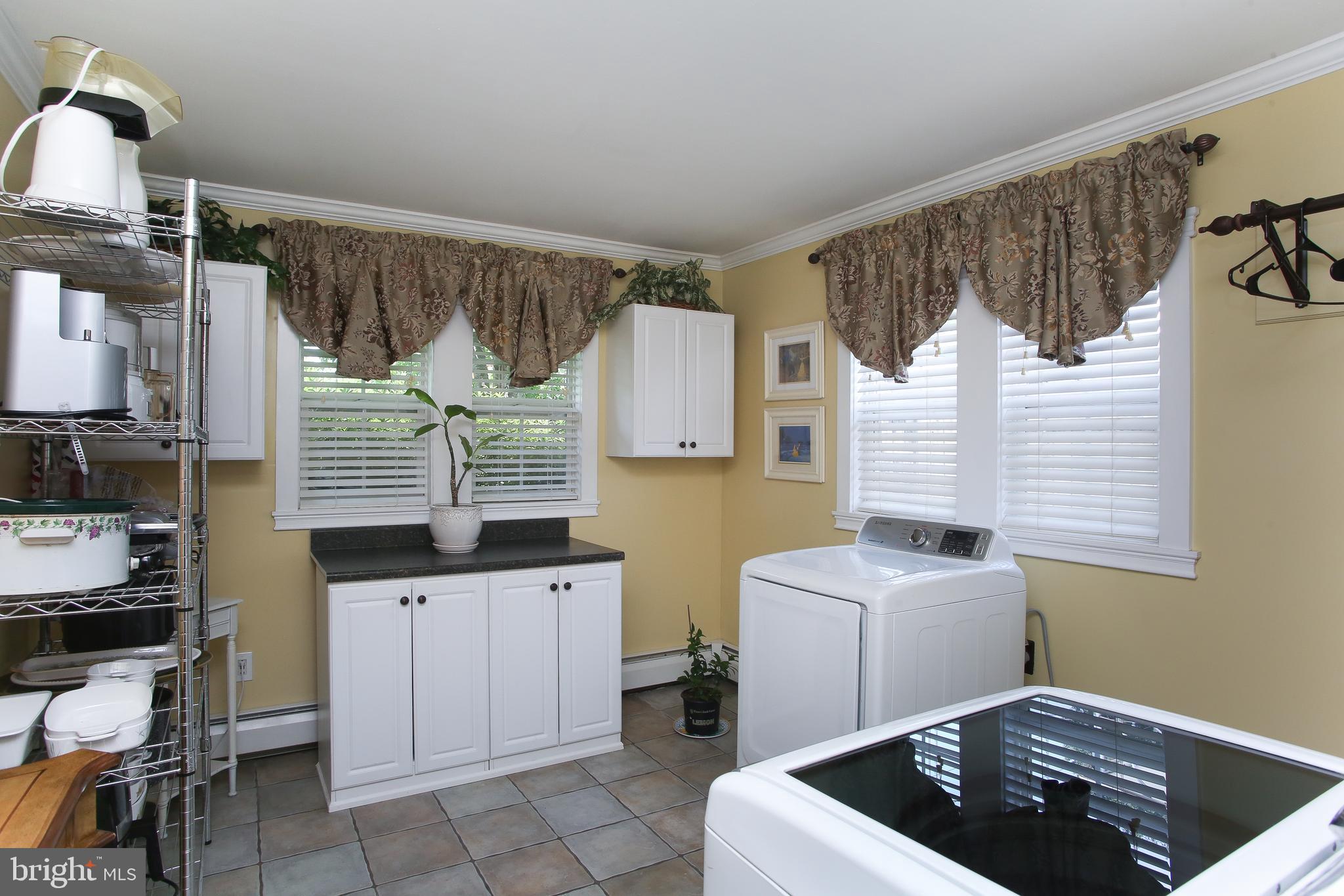 23 Hilltop Road Levittown, PA 19056 - Photo 13 of 26 Gallery Image 13