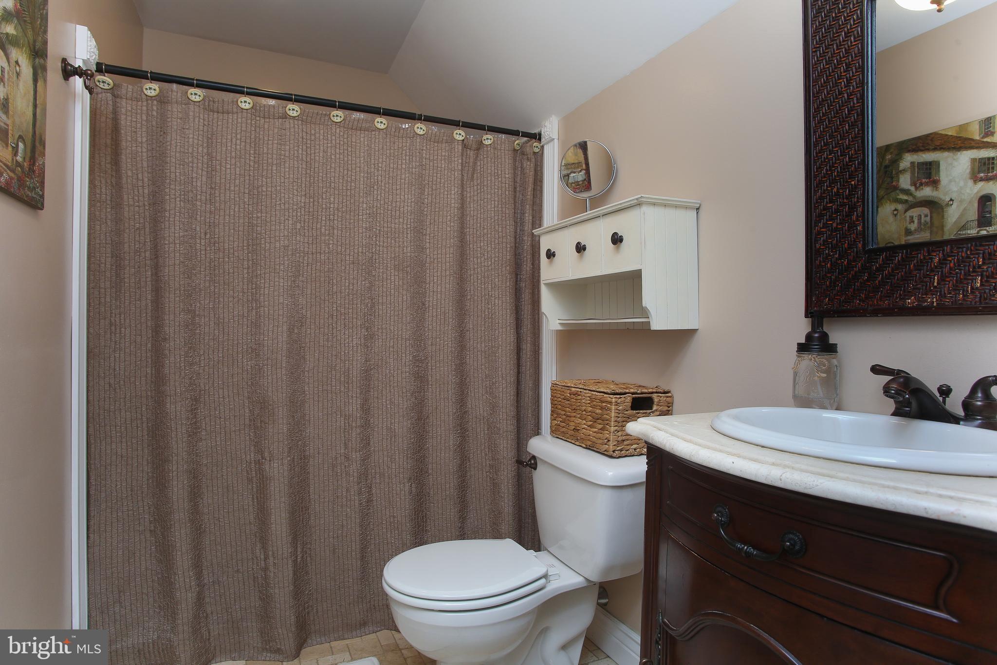 23 Hilltop Road Levittown, PA 19056 - Photo 18 of 26 Gallery Image 18