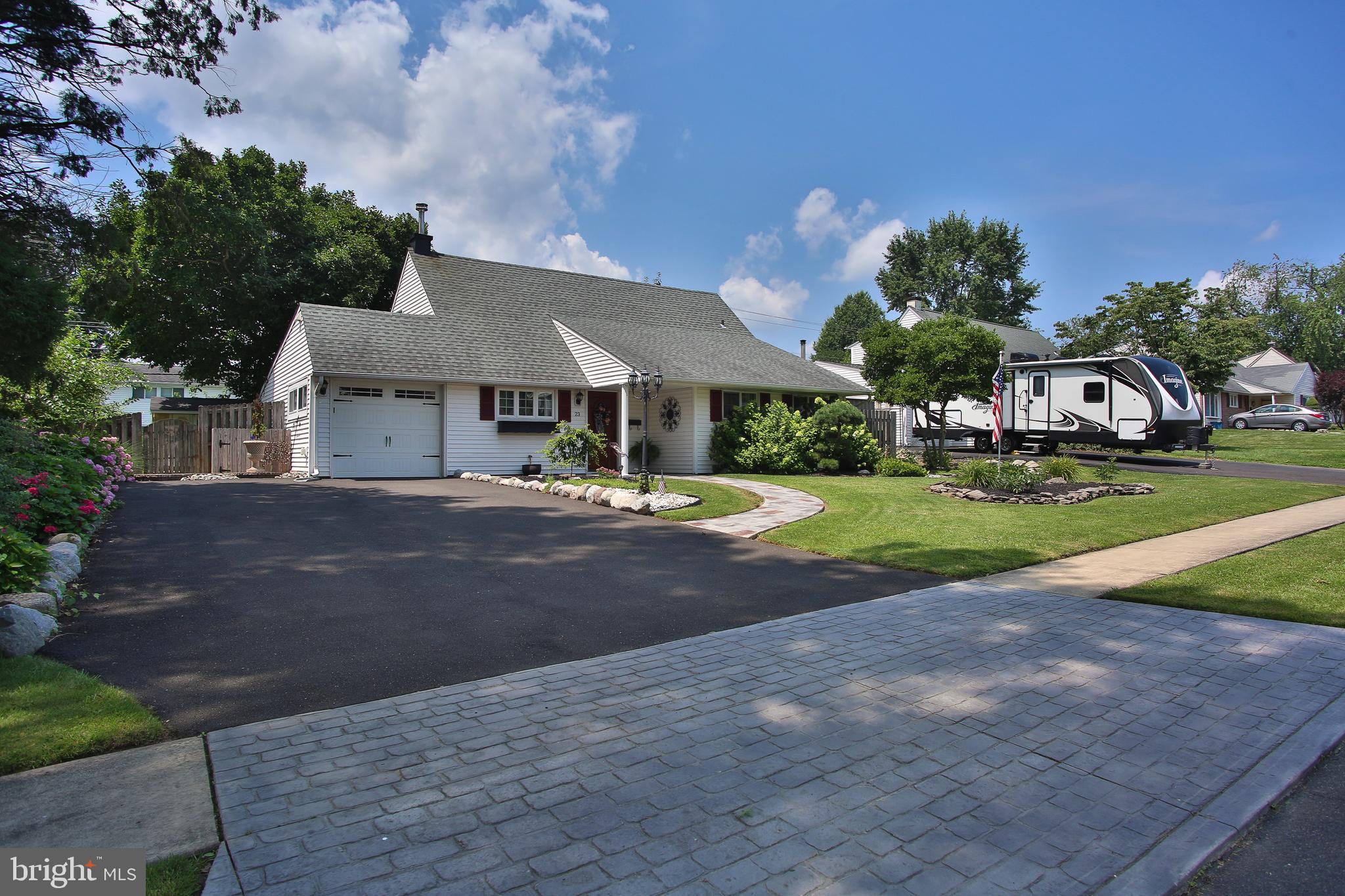 23 Hilltop Road Levittown, PA 19056 - Photo 4 of 26 Gallery Image 4