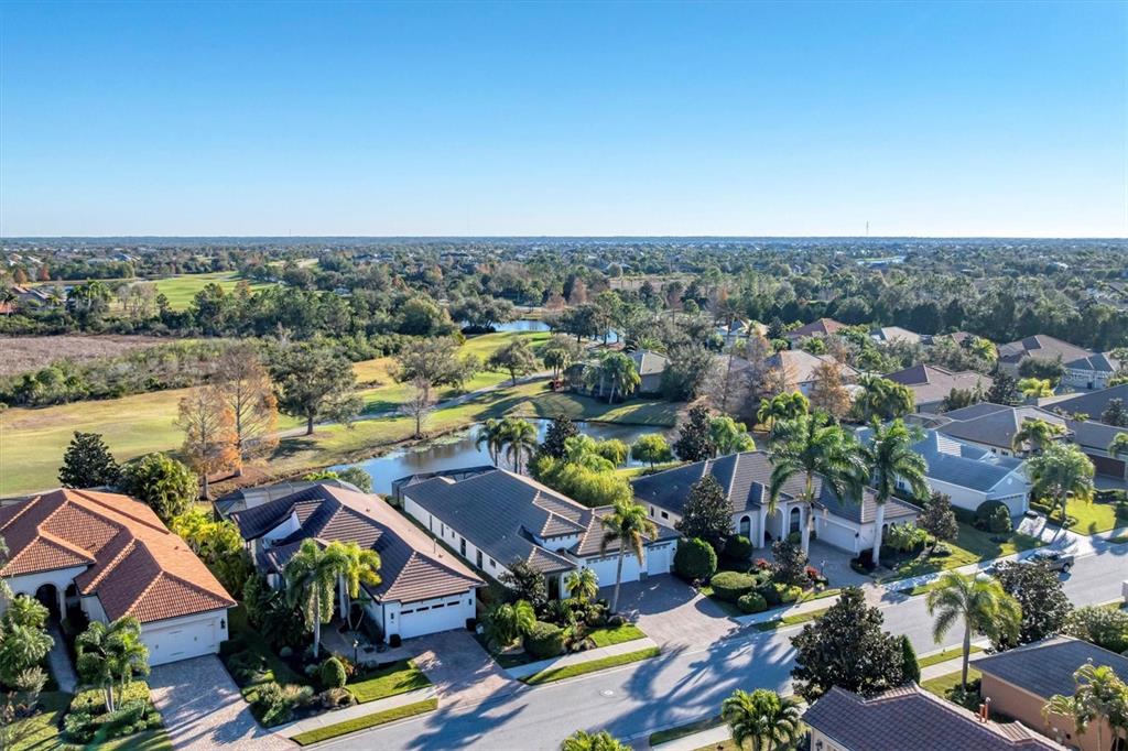 7833 Valderrama Way Lakewood Ranch, FL 34202 - Photo 4 of 63