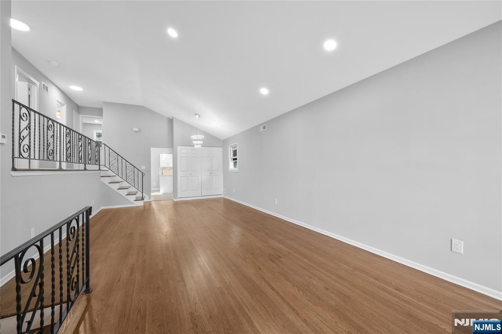 11 Hampton Place Nutley, NJ 07110 - Photo 22 of 46