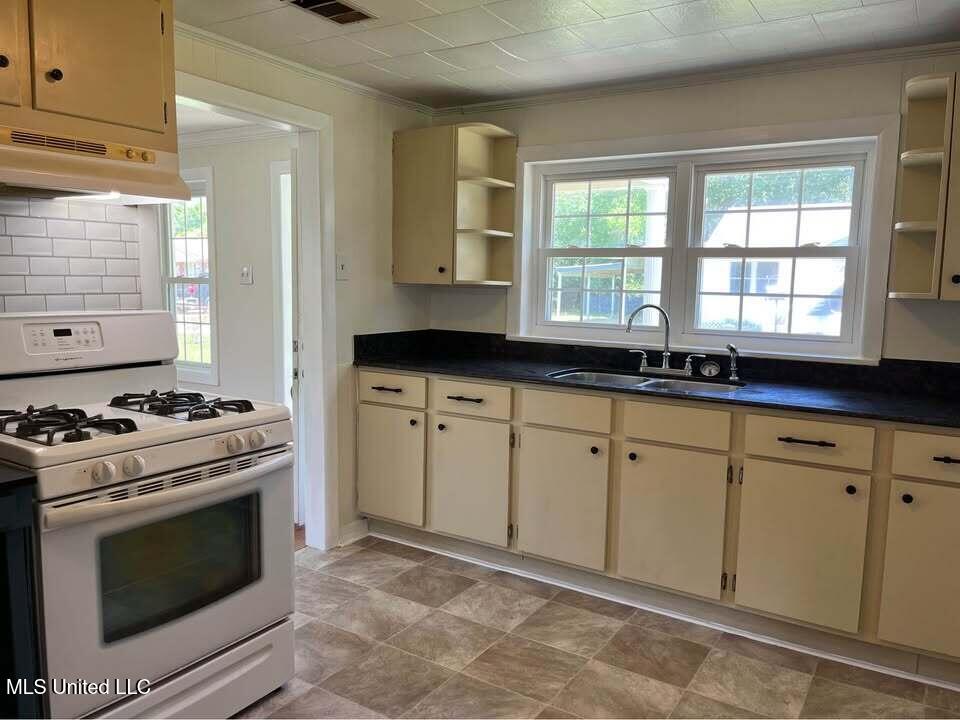 3536 Lawrence Street Moss Point, MS 39563 - Photo 2 of 7 3536 1
