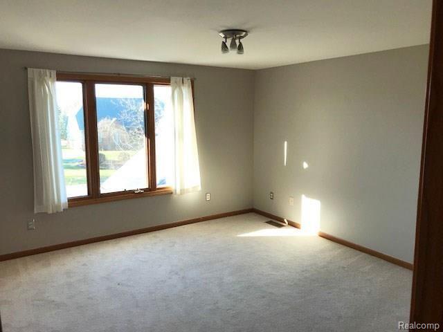 348 Oakbridge Drive Rochester, MI 48306 - Photo 23 of 35