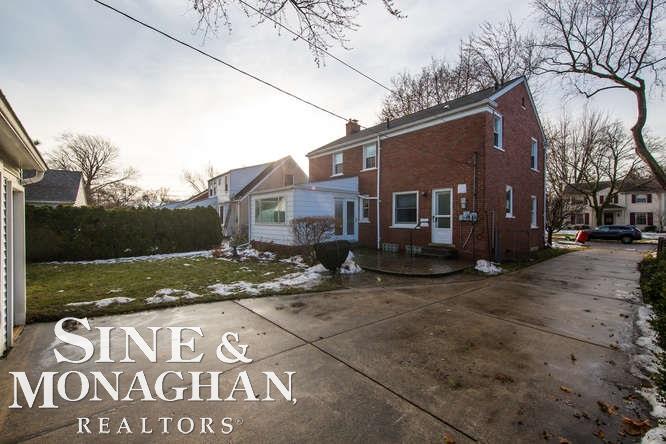 1660 Fairholme Road Grosse Pointe Woods, MI 48236 - Photo 26 of 32