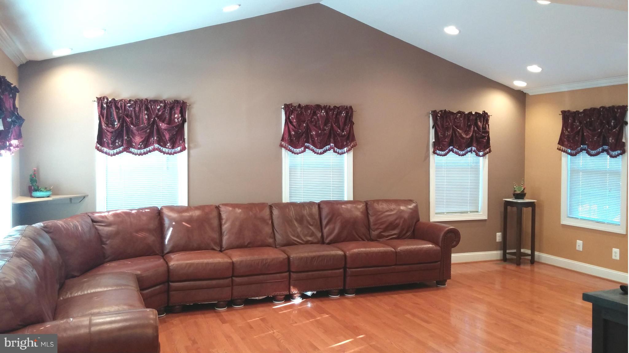 7601 Mendota Place Springfield, VA 22150 - Photo 11 of 30 Family Room