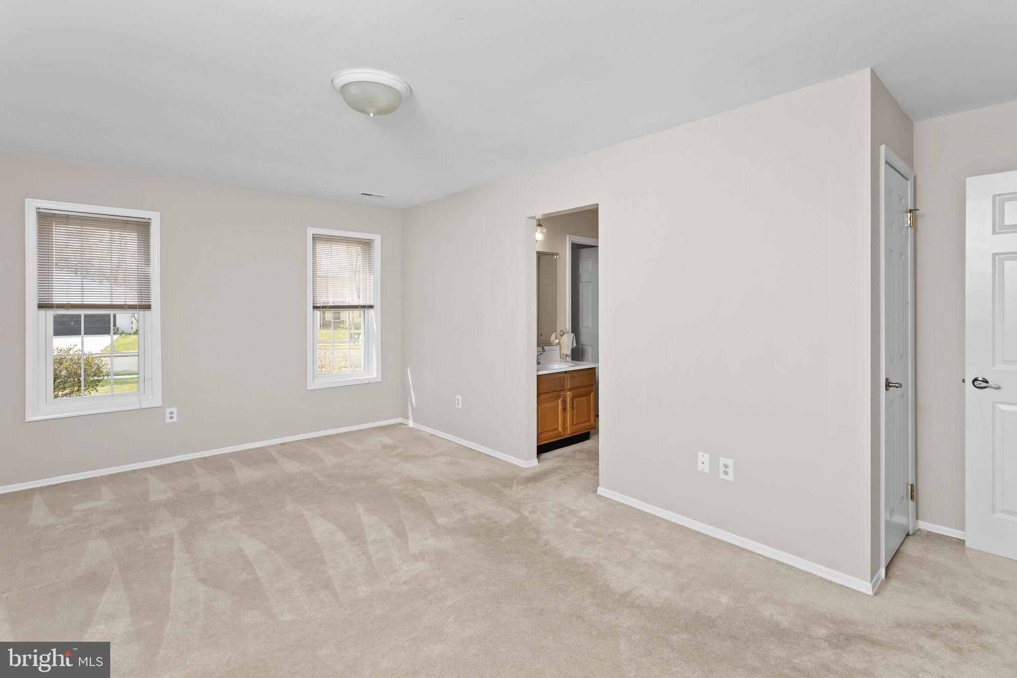 12 Candlelight Circle Columbus, NJ 08022 - Photo 13 of 17 an empty room with windows and closet