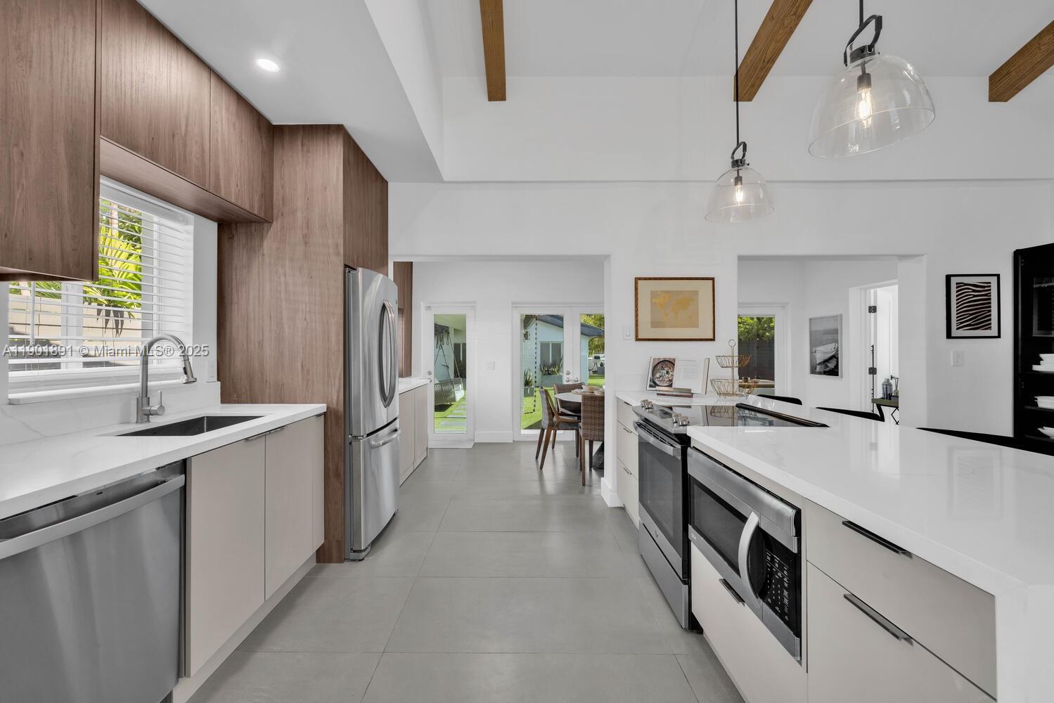 901 Northwest 7th Street Miami, FL 33136 - Photo 11 of 98