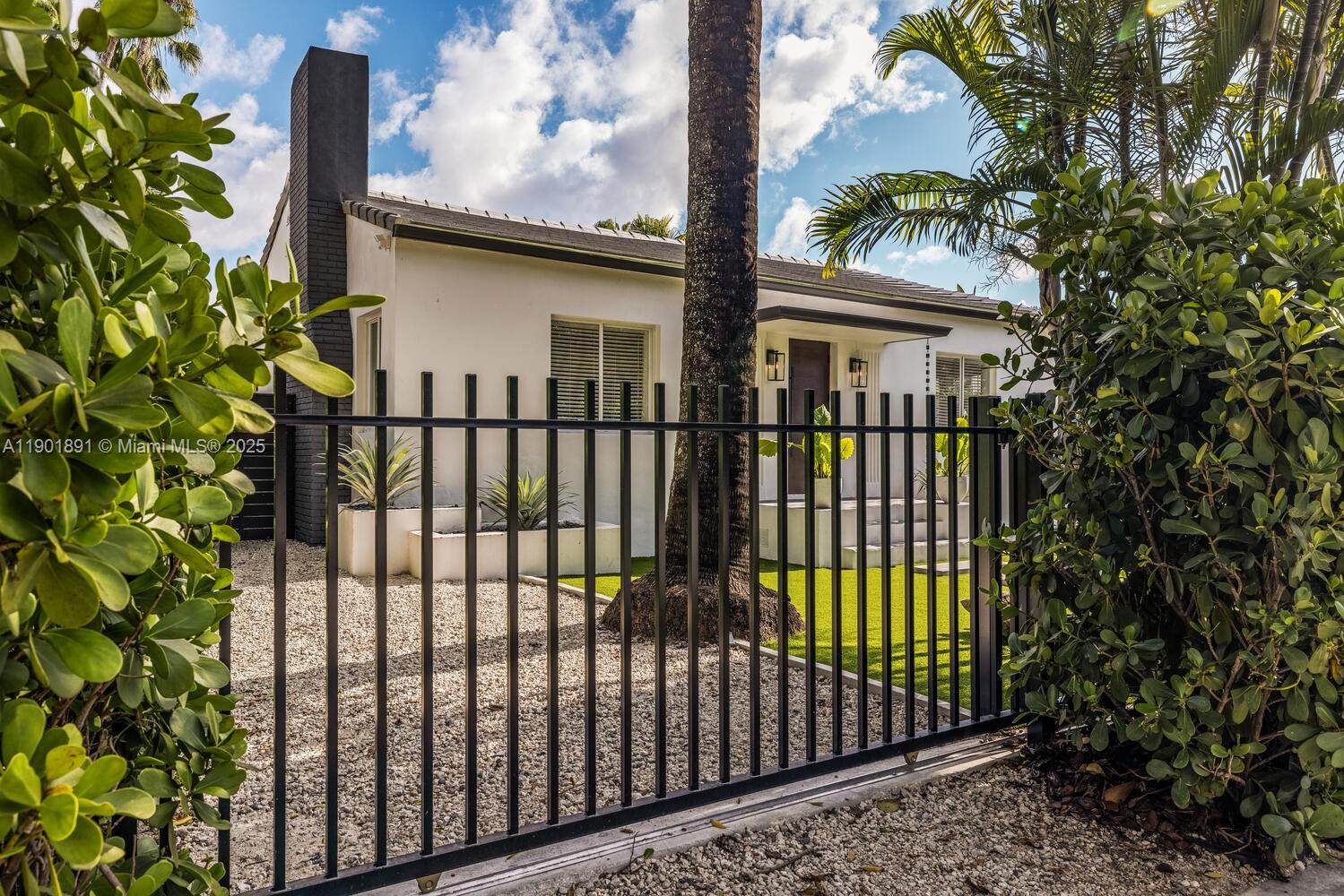 901 Northwest 7th Street Miami, FL 33136 - Photo 75 of 98 a view of a balcony with a pot
