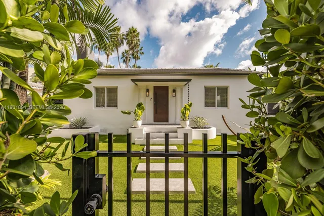 $2,190,000 | 901 Northwest 7th Street, Miami, FL 33136