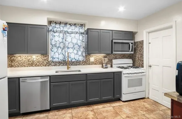 $649,999 | 16 Hendrickson Avenue, Hempstead, NY 11550