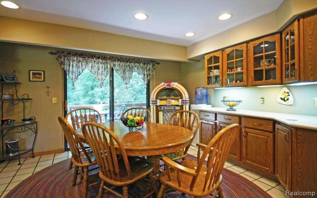 3007 Hunter Road Brighton, MI 48114 - Photo 13 of 33 12-photo-web-1680x1050-269347.jpg
