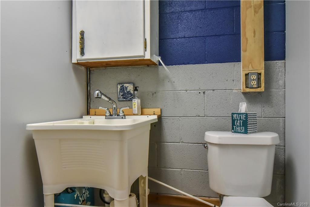 188 Davidson Road Swannanoa, NC 28778 - Photo 29 of 36 Gallery Image 29