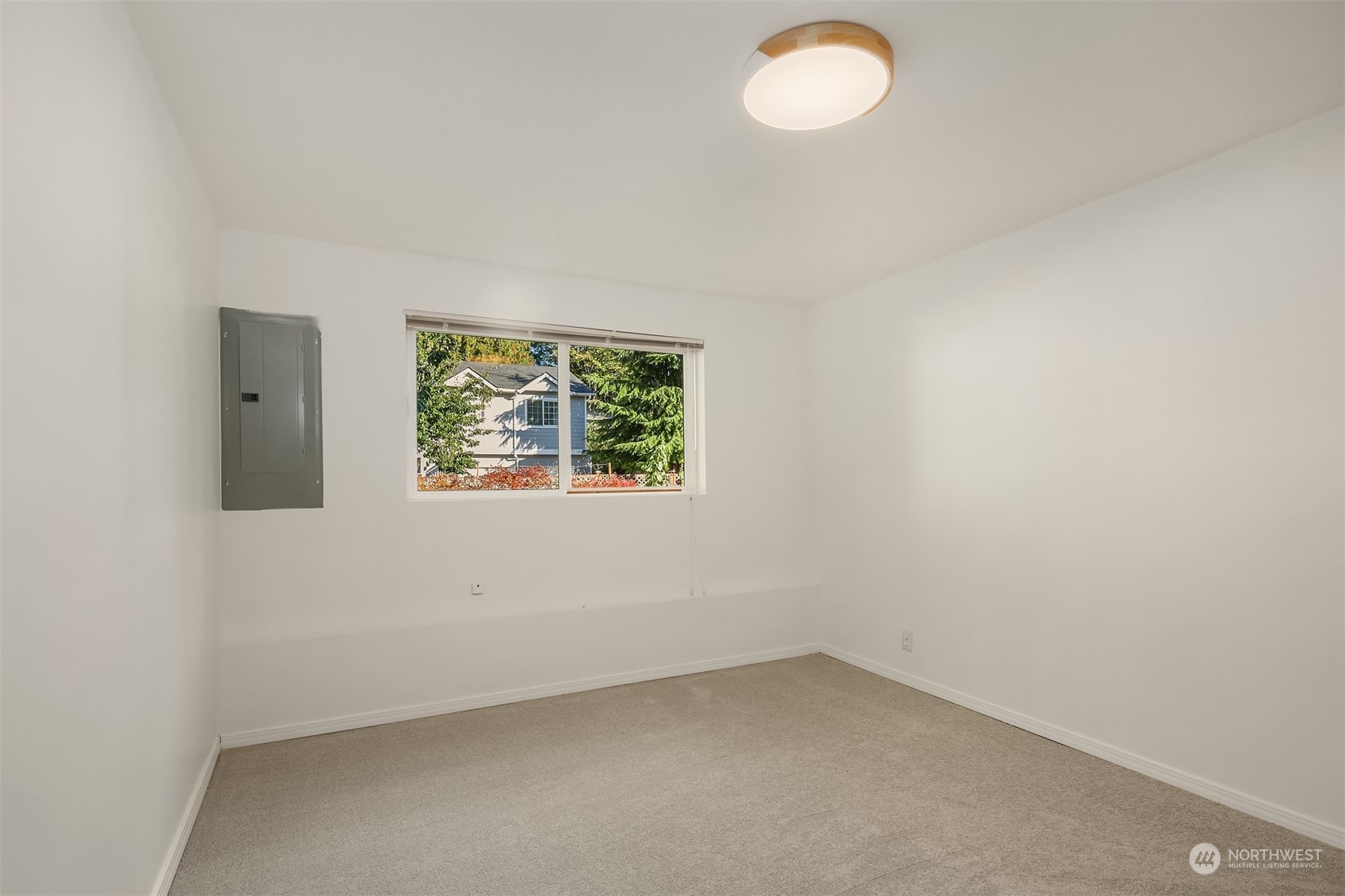 1834 North 183rd Street Shoreline, WA 98133 - Photo 32 of 40 an empty room with a window