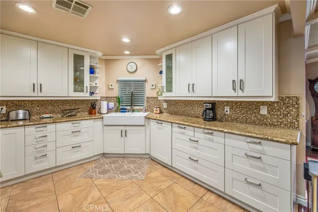 $320,000 | 929 East Foothill Boulevard, Unit 161, Upland, CA 91786