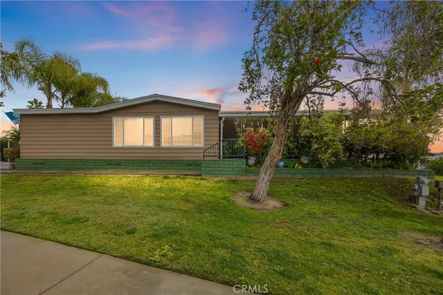 $320,000 | 929 East Foothill Boulevard, Unit 161, Upland, CA 91786