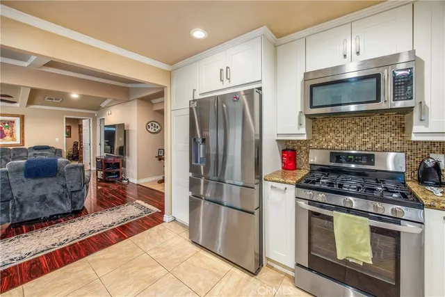 $320,000 | 929 East Foothill Boulevard, Unit 161, Upland, CA 91786