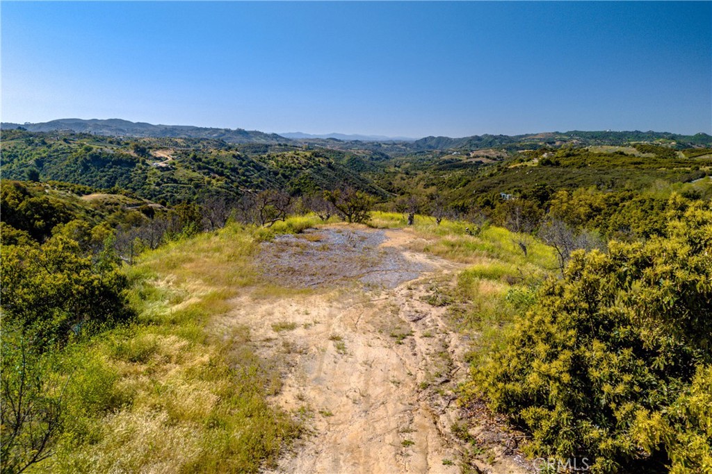 22103 Carancho Road Temecula, CA 92590 - Photo 20 of 27 a view of an ocean