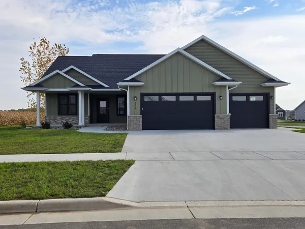 $629,900 | 15 Arbor Ridge Way, Janesville, WI 53548