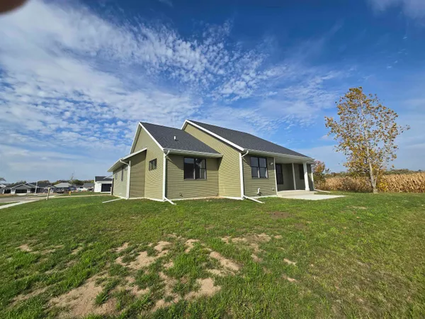 $629,900 | 15 Arbor Ridge Way, Janesville, WI 53548