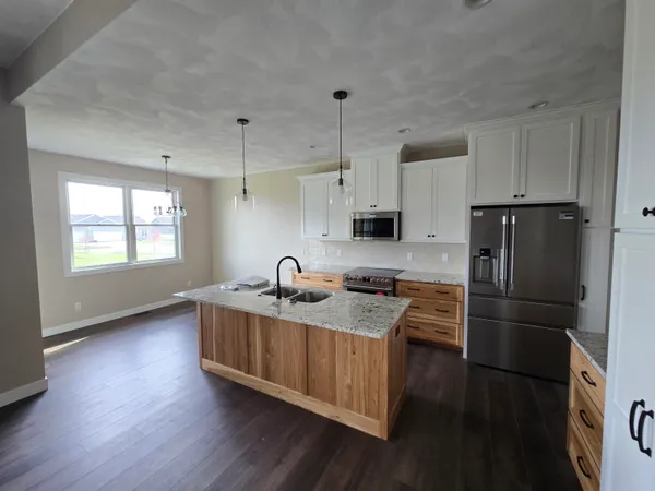 $629,900 | 15 Arbor Ridge Way, Janesville, WI 53548