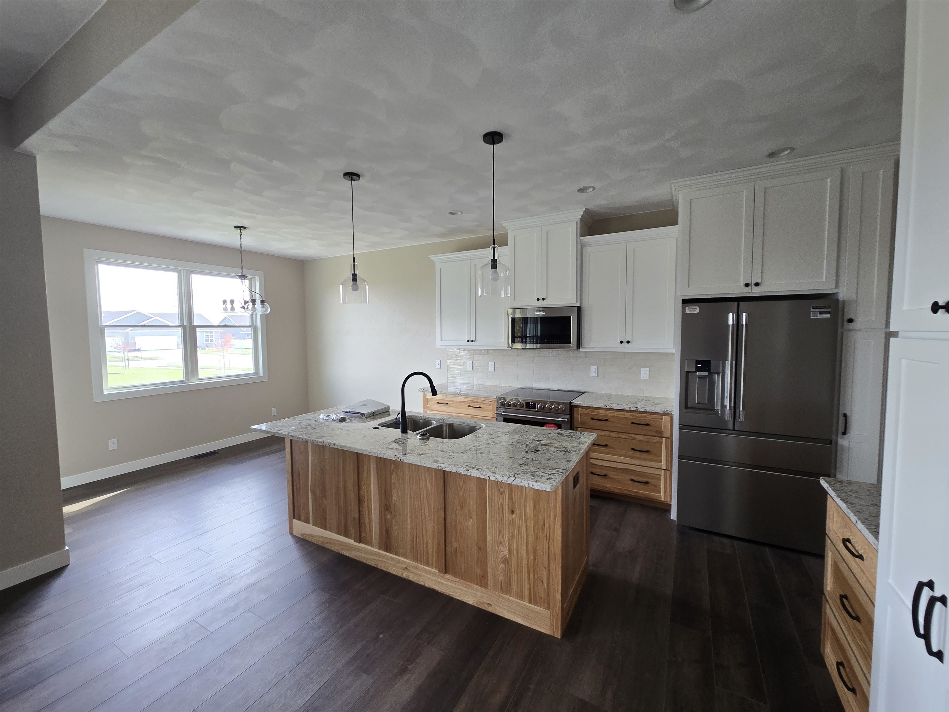 15 Arbor Ridge Way Janesville, WI 53548 - Photo 3 of 17