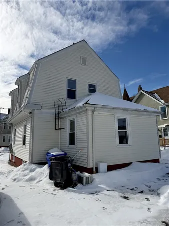 $1,750 | 199 Morris Avenue, Unit 2, Pawtucket, RI 02860