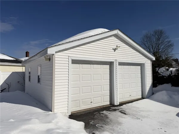 $1,750 | 199 Morris Avenue, Unit 2, Pawtucket, RI 02860
