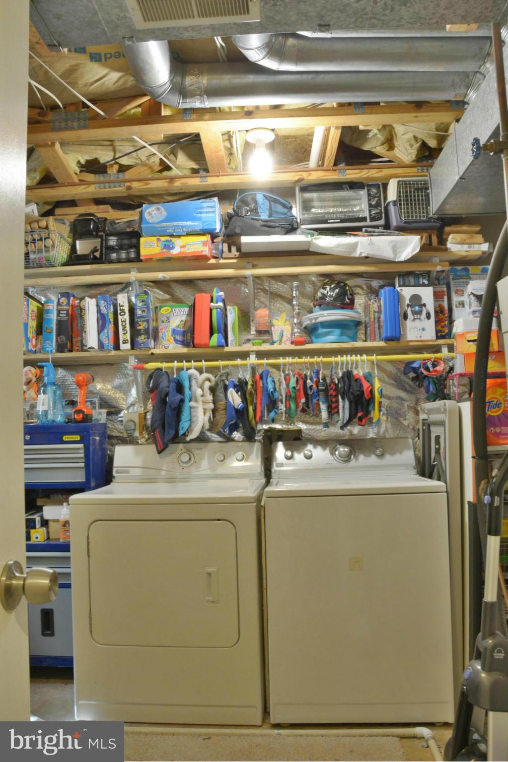 45322 Gable Square Sterling, VA 20164 - Photo 30 of 30 a utility room with washer and dryer