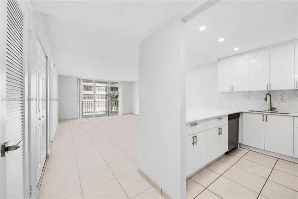 $1,850 | 16710 Northeast 9th Avenue, Unit 307, North Miami Beach, FL 33162
