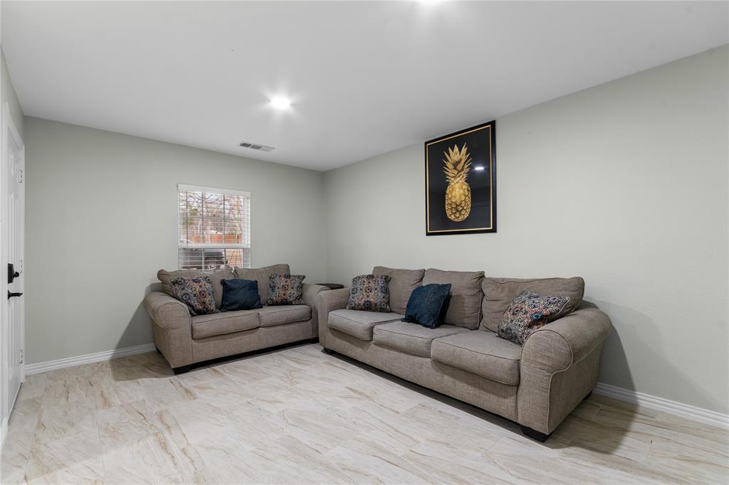 5826 Overlook Drive Dallas, TX 75227 - Photo 4 of 26