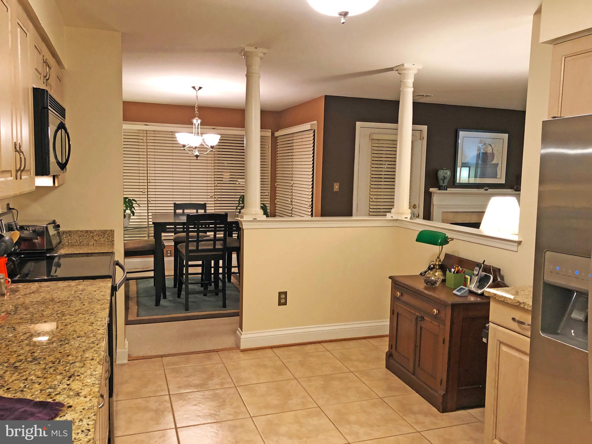1575 Church Hill Place, Unit 1575 Reston, VA 20194 - Photo 10 of 31 Kitchen - Breakfast area