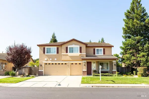 $829,000 | 918 Shadow Tree Court, Vacaville, CA 95687