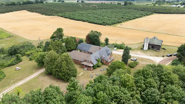 $275,000 | 3604 West Lever Road, Hart, MI 49420