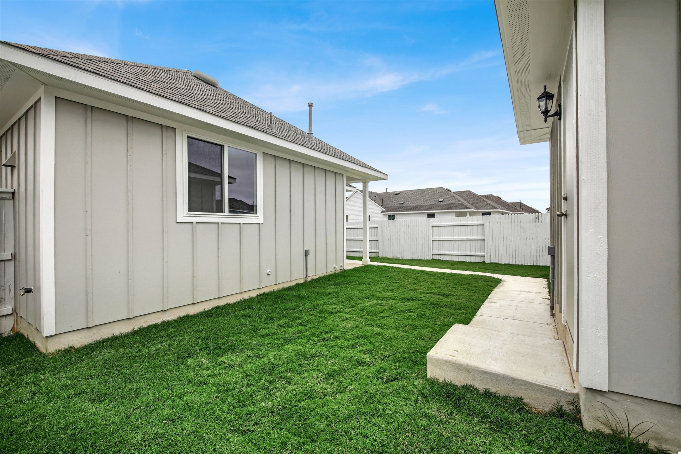 126 Huckleberry Lane Elgin, TX 78621 - Photo 11 of 33