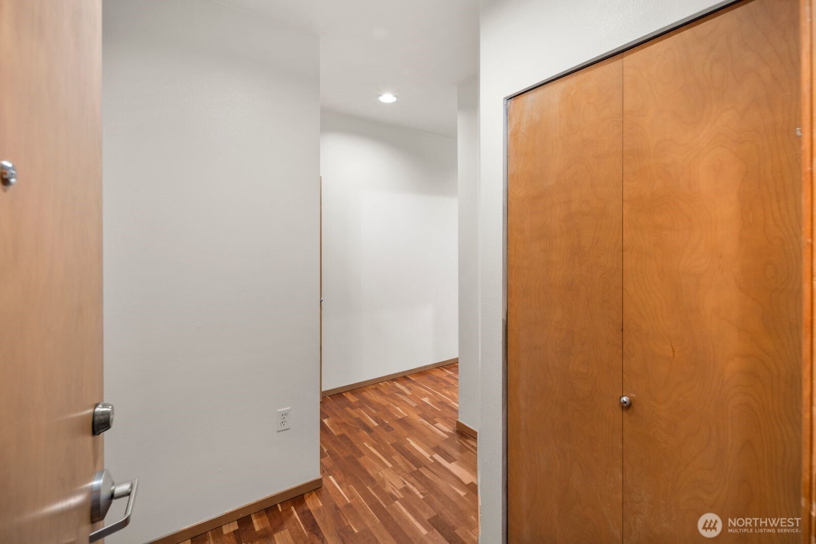 668 South Lane Street, Unit 314 Seattle, WA 98104 - Photo 6 of 36 a view of an empty room