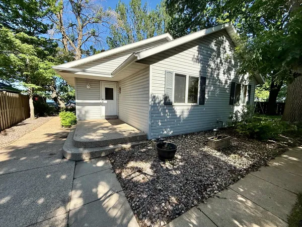 $565,000 | 5134 East Eagle Lake Road, Willmar, MN 56201