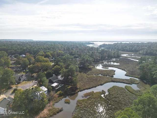 $415,000 | 1066 Conley Circle, Ocean Springs, MS 39564