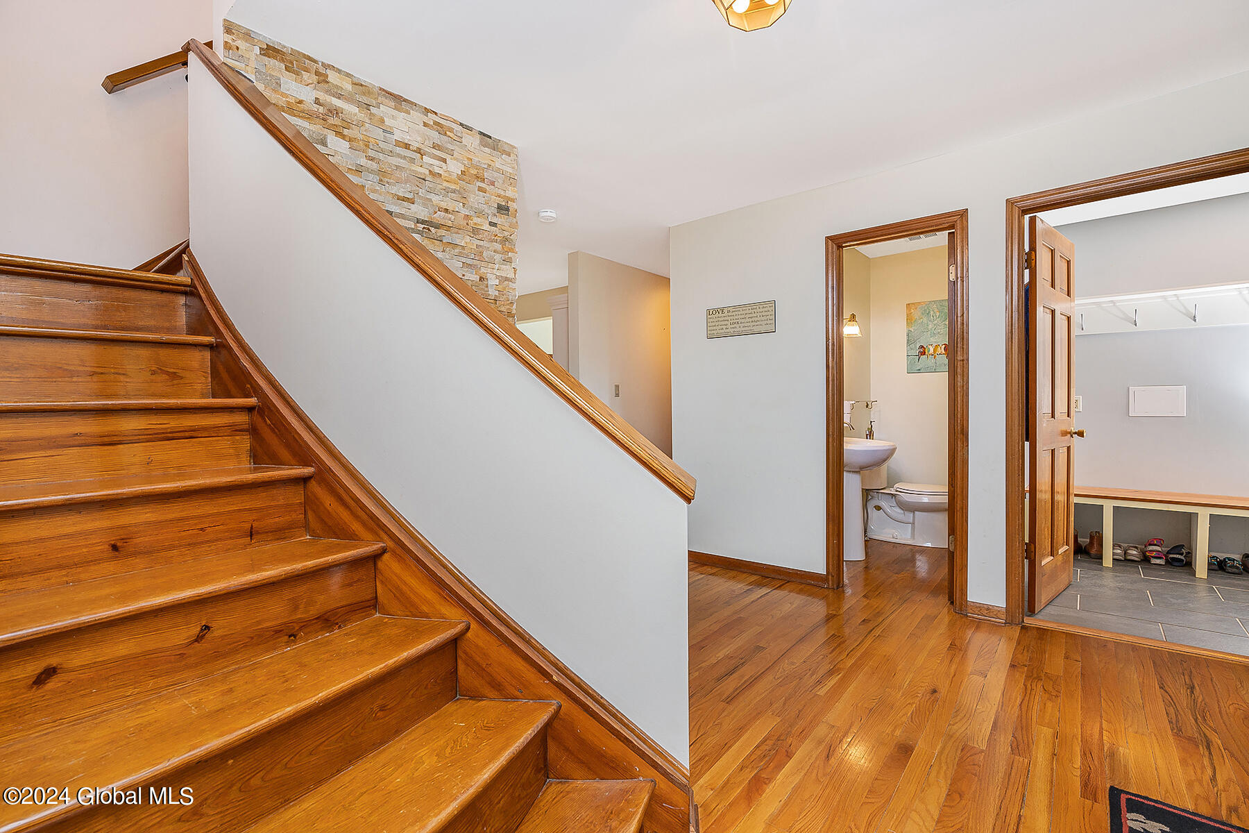 147 Kingsley Road Ballston, NY 12027 - Photo 4 of 42 stairs close