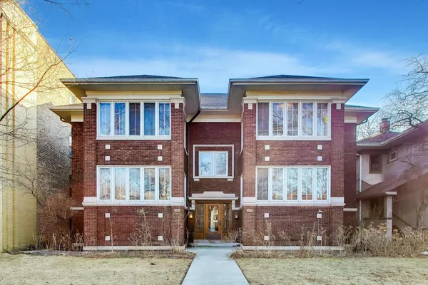 $264,900 | 107 Washington Boulevard, Unit 2W, Oak Park, IL 60302