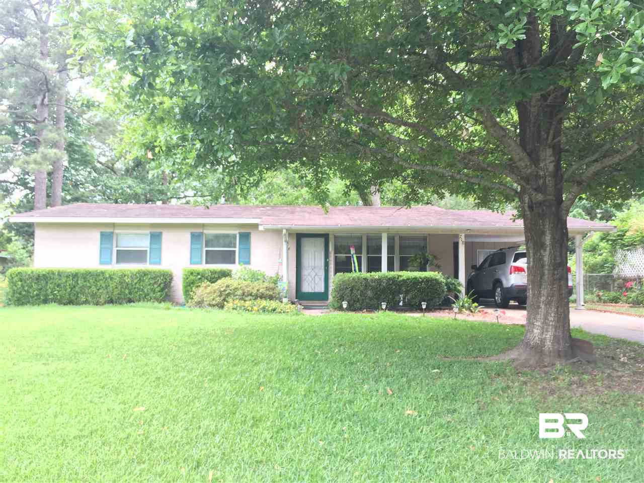 718 Wilshire Road Mobile, AL 36609 - Photo 1 of 17